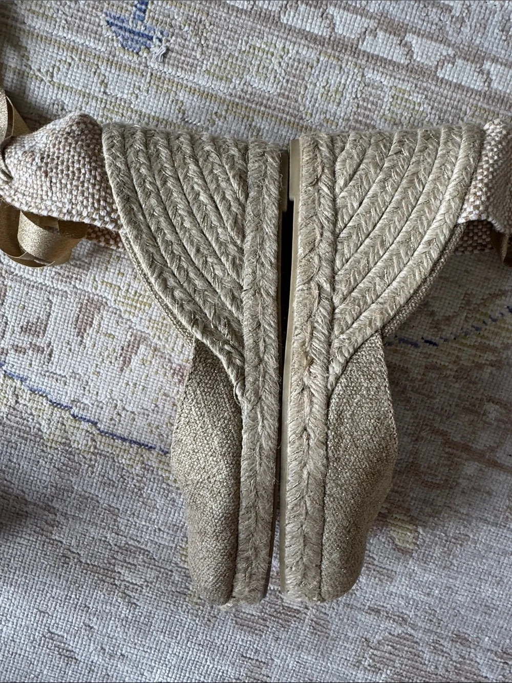 Tuckernuck carina wedges